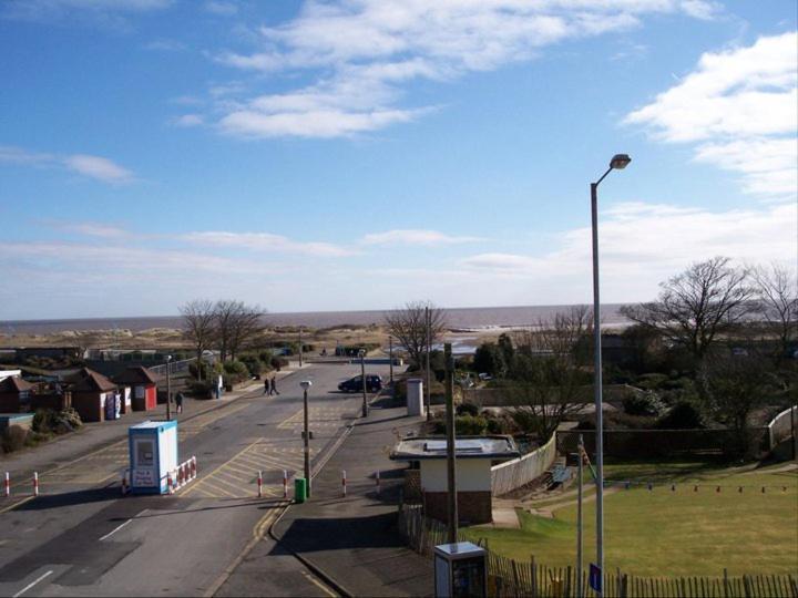 Beach Court Holiday Apartments Skegness Exterior photo